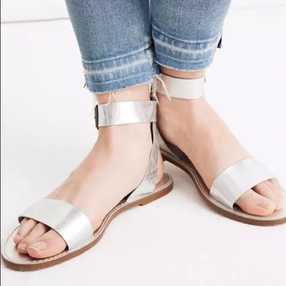 The Boardwalk Ankle-Strap Sandal in Metallic Made-well 7.5
